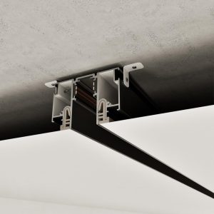 135328 NT25 000 черный Шинопровод для монтажа в натяжной потолок 3м (CLAMP) IP20 48V FLUM